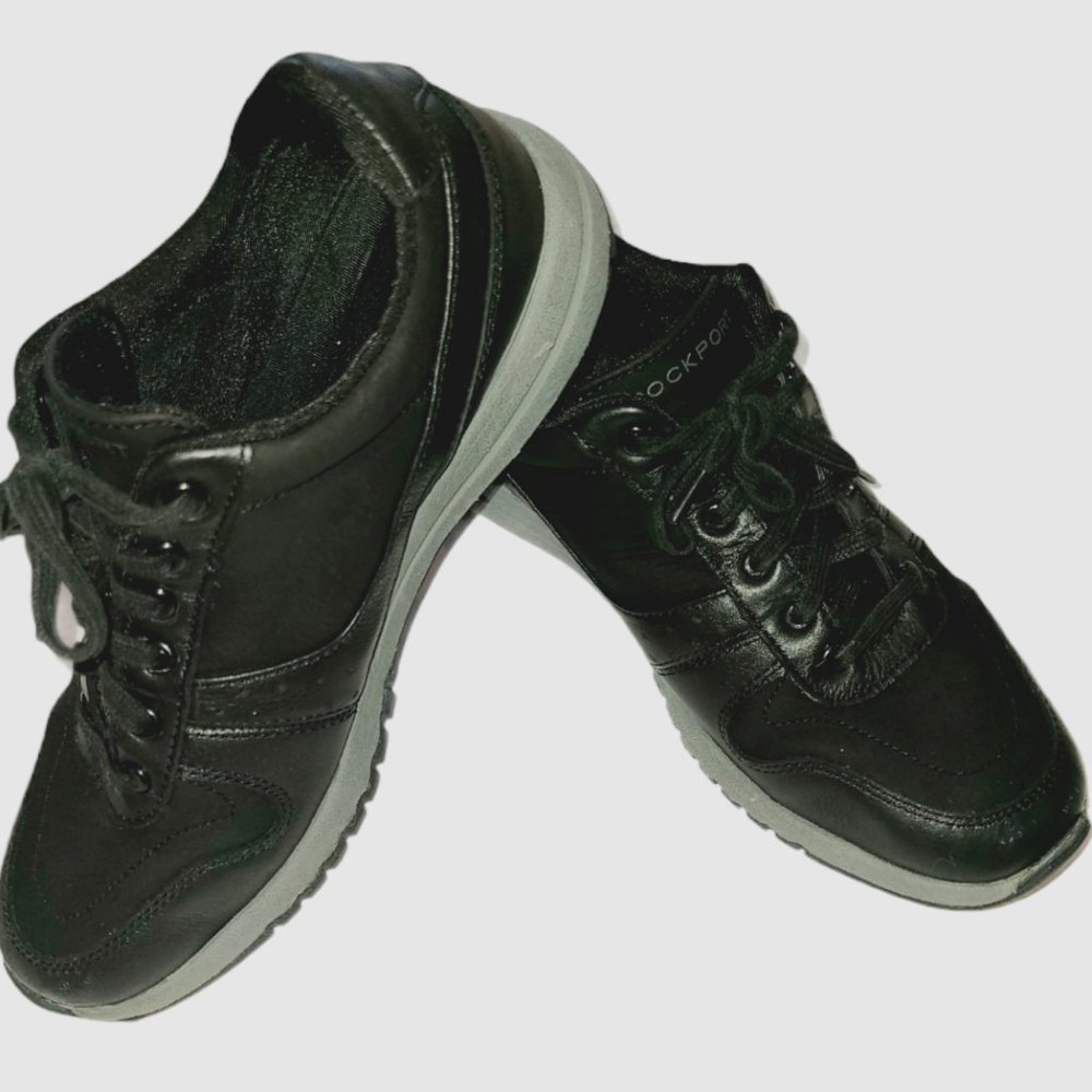 Women's Rockport Black Work Shoes. Sz. 7 (pre-owned w/ great Soles)